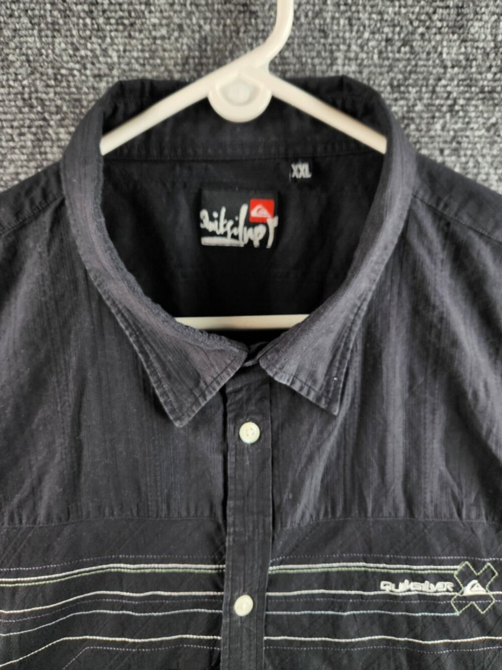 Quicksilver Men XXL Black Short Sleeve Green White Striped Button Up Shirt Logo